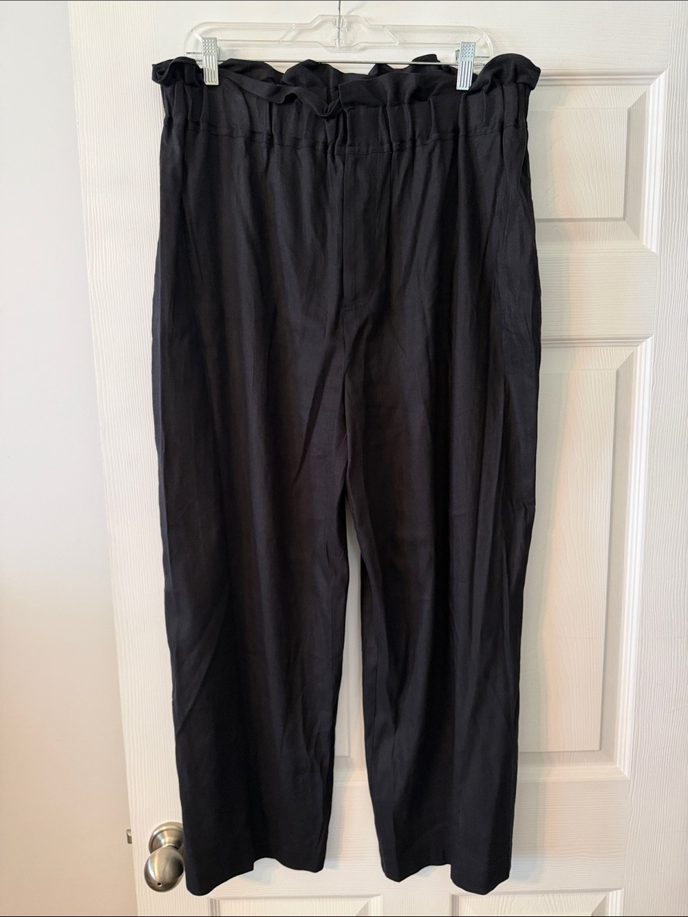 Gianni Bini Black Paperbag Waist Chinos size XL inseam 26” waist 36” elastic - Picture 1 of 8